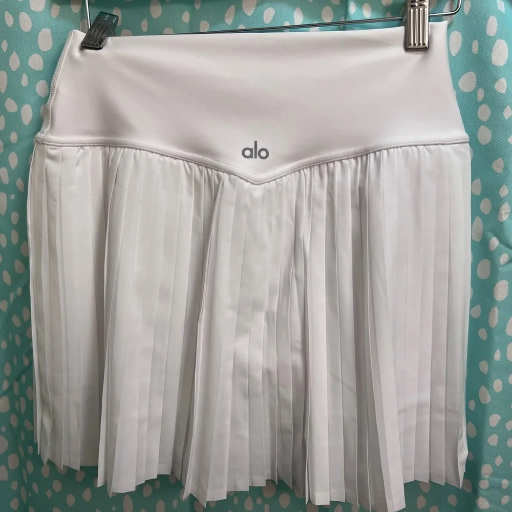 Alo Yoga pleated skirt